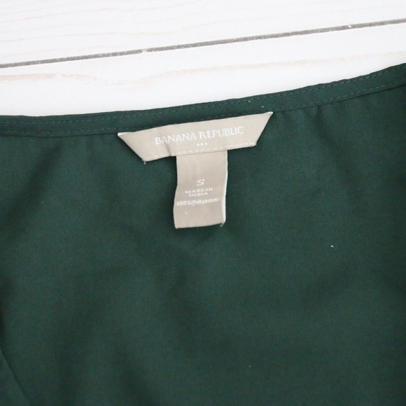 Banana Republic Forrest green blouse - Picture 3 of 3